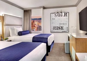 Dream Vacation! Vegas Strip, Pools, Onsite Game Room & Casino, Free Parking!