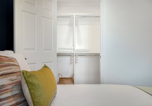 Modern Hollywood 1BR w/ Pool near Sunset Blvd by Blueground