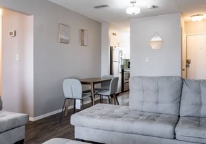 New 2BR, Sleeps 4 with Dog Park Area