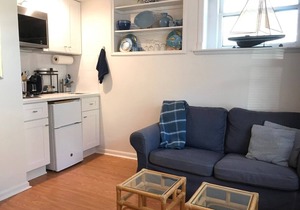 Oct. discount! 1 bedroom Charming Cottage unit 3 blocks to beach!