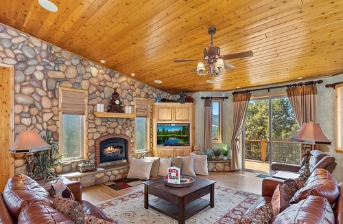 Castle Glen Estates Cabin | 076 - The Starry Starry Night