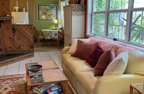 Arlington Park Cottage | 1-bedroom cottage just 10 minutes from Siesta Key Beach