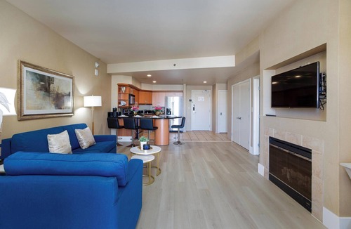 Las Vegas Hotel | 1 Bedroom hotel suite located in Las Vegas strip. Sphere View/F1 View