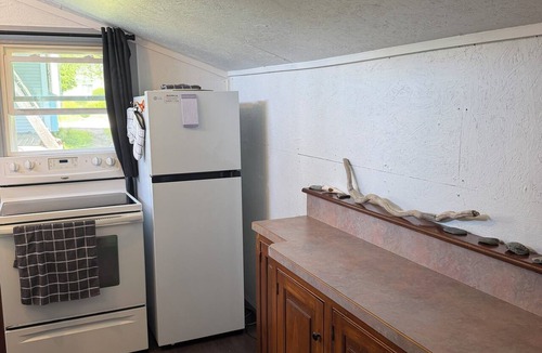 Vinalhaven Cottage | 1 Bedroom Island Cottage-Water View-Walk to Downtown
