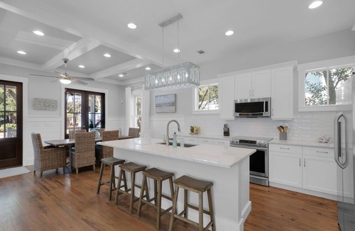 Watercolor House | 1 Block to Camp Watercolor! Newly Renovated! 6 Seater Golfcart! Great Location!