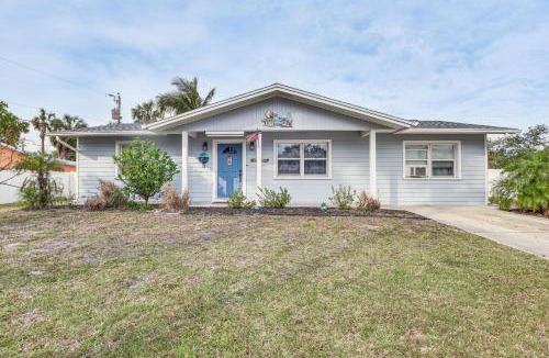 Cortez House | 1 Mi to Anna Maria Island: Pet-Friendly Retreat