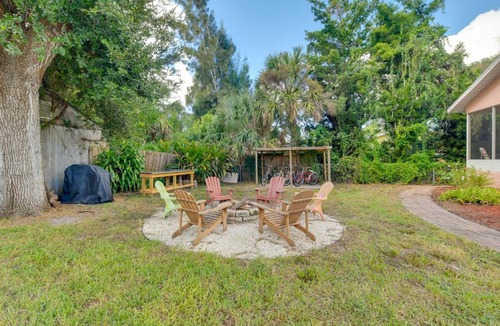 Laurel Apartment | < 1 Mi to Nokomis Beach: Tranquil Couple’s Retreat