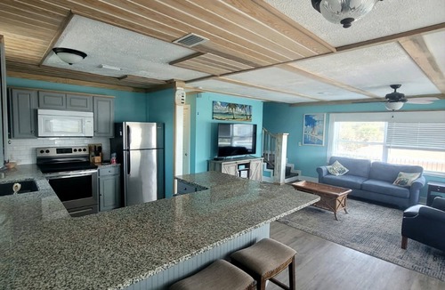 Crescent Beach Apartment | 100 steps to the beach