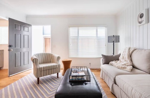 El Porto Apartment | 13 Houses to the Strand