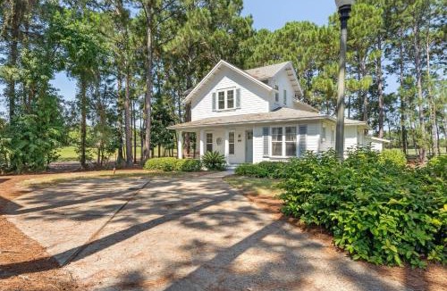 Laurel Grove House | 1369 Laurel Grove - The Crows Nest