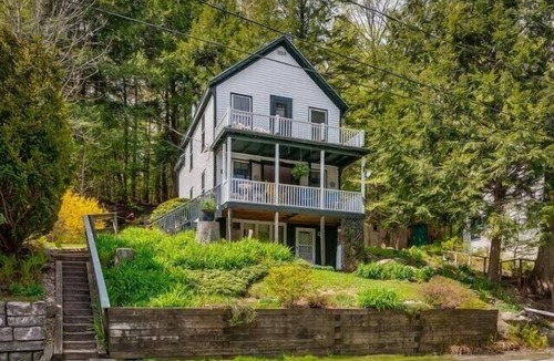 Camden Cabin | 1920’s Cozy Cabin on Megunticook Lake