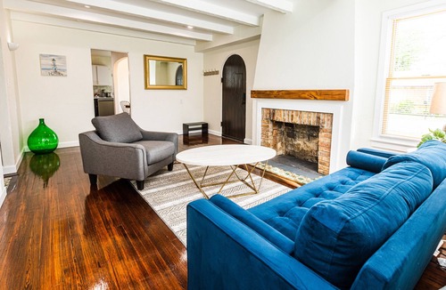 New Warrington Cottage | 1930s Cottage near Downtown Pensacola and Naval Air Station