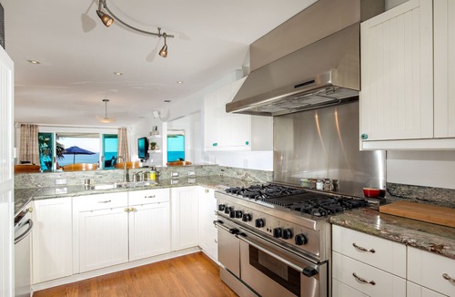 Encinitas House | 2 bedroom/2 bath Oceanfront with Large yard & Entertaining Area Pet Friendly