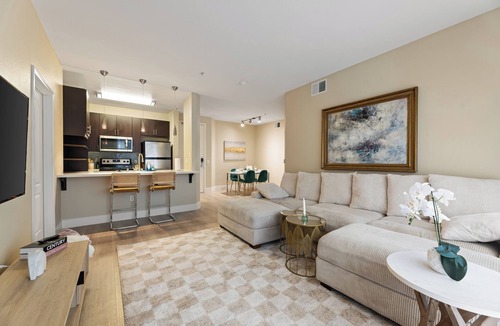 Marina del Rey Apartment | 2-bedroom apartment in lovely Marina del Rey with gym,pool! Free parking!