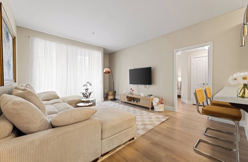Marina del Rey Apartment | 2-bedroom apartment in lovely Marina del Rey with gym,pool! Free parking!