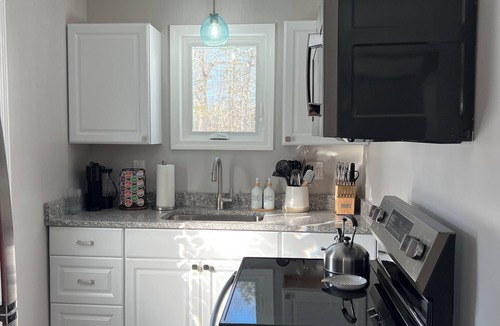 Deer Isle Cottage | 2-bedroom cottage in delightful Deer Isle with cozy charm
