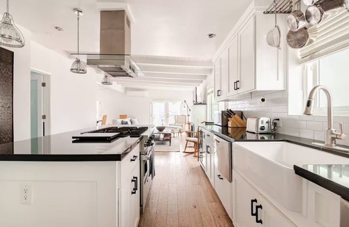Sand Section Condo | 2-bedroom Ocean View Beach Retreat with AC