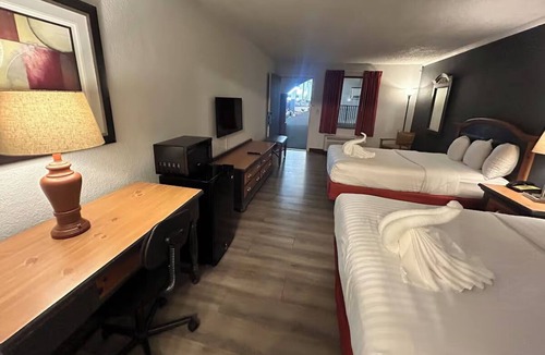 Mattoon Hotel | 2 Comfortable Mattoon Rooms | Arcade & Parks Nearby | Free Breakfast
