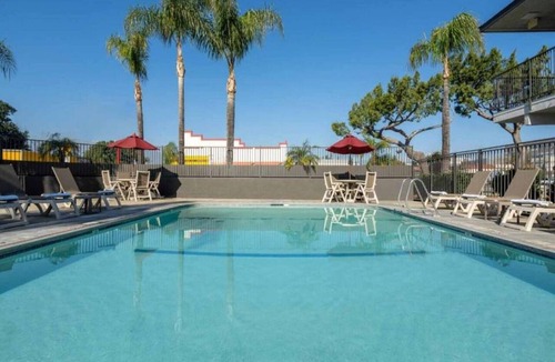 Fontana Apartment | 2 Full Beds | Mini Fridge