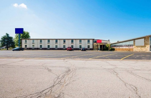 Morton Apartment | 2 Full Beds | Non-Smoking