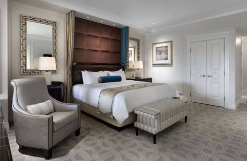 Las Vegas Hotel | 2 Luxury King Suite City View at Palazzo at The Venetian