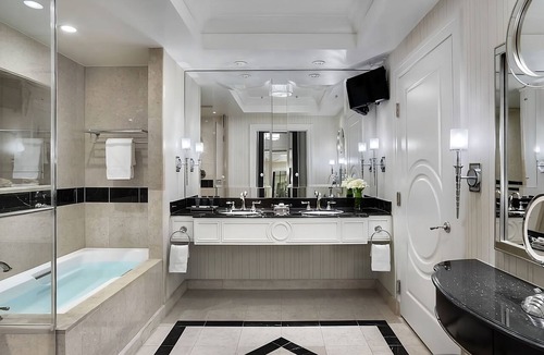 Las Vegas Hotel | 2 Luxury King Suite City View at Palazzo at The Venetian