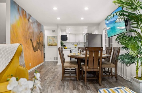 Los Angeles House | 20% Off June Sleeps 10 Parking+Near SoFi