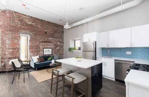 Downtown Boston Apartment | 200mbps speeds Laundry Long Stays