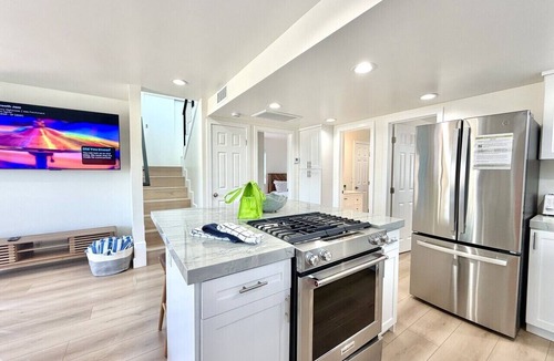 Mission Beach House | *2026 NEW remodel coming soon* Triton`s Castle Overlooking Beach and Bay!