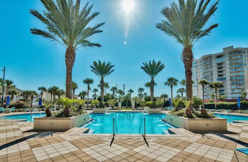 Holiday Isle Condo | 214 m² Condo ∙ 3 bedrooms ∙ 8 guests