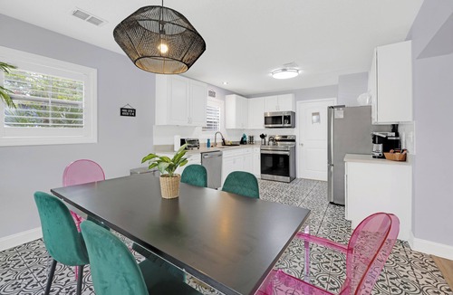 Riverside House | 2680- Space Cadet, Single Level, Big Yard, Large Living Area, Pet & Kid Friendly