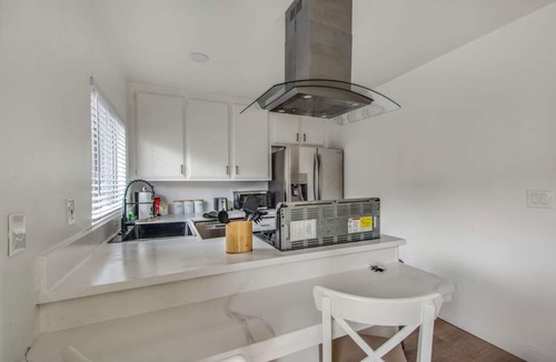 Santa Ana Heights Apartment | 2Bd/2Bth Close To South Coast Plaza | Restaurants