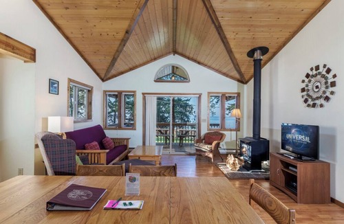 Eastsound Cabin | 2BR 2BA Ocean View Cabin - 1 min walk to world class beach!