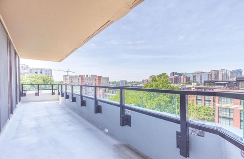Radnor - Fort Myer Heights Apartment | 2BR Executive Apartment in Prime Location