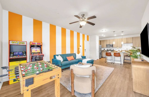 Northside Apartment | 2BR Family Suite - GAMES! Pet-Friendly! POOL!