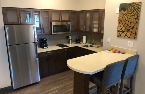 Irvine Business Complex Apartment | 2BR King Suite w/Kitchen | Pool & Free Breakfast