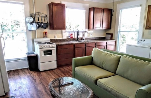 Brunswick Apartment | 2brCoastalColonialApt between Jekyll & St Simons Islands beaches& near Downtown!