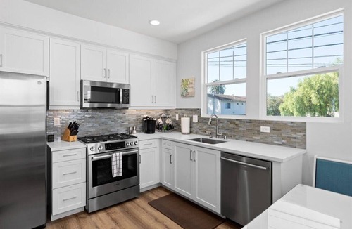 Carlsbad Village Condo | 3 bdrm condo in Carlsbad Village-two blocks from beach & village!