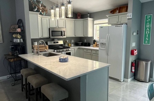 Navarre House | 3 bed/2 bath home in Navarre, FL - Sleeps 8! Pet-friendly. 30-night min stay.