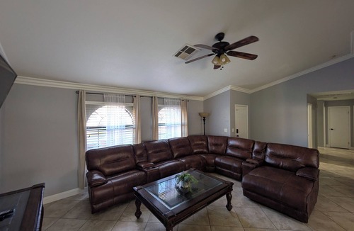 Sunrise Manor House | 3-bedroom house in brilliant Las Vegas with WiFi, AC