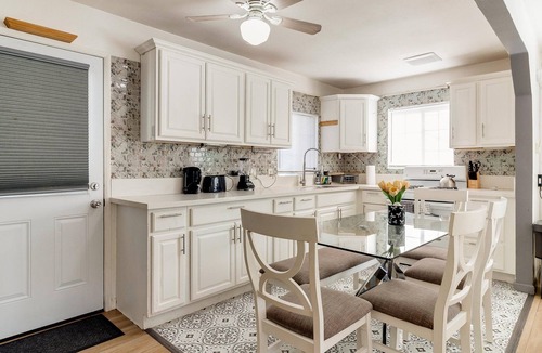 Rampart Village House | 3 bedroom Mid-Wilshire Charmer near Downtown
