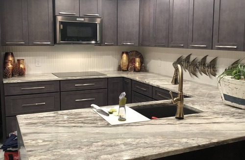 Lower Grand Lagoon Condo | 3-D Tour~PENTHOUSE~Panoramic Views~Windows on 3 sides~2 KING beds