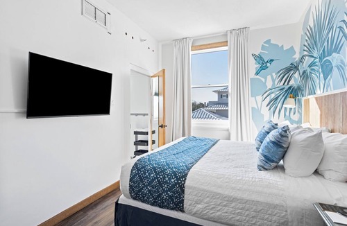 Rosemary Beach Hotel | 302 Rosemary Beach Inn - Includes Beach Chairs & Complimentary Breakfast + Access to 4 Pools