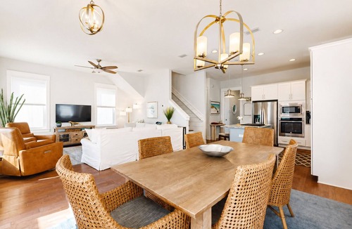 Dune Allen Beach House | 30A Dune Allen Beach☀️ 6 Seat Golf Cart thru 10/31, 3 Min to Beach, Foosball ☀️ Pool
