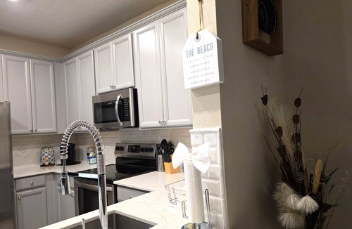 North Beach Condo | 3BR/2.5BA Home - 2 Queen+2 Single Bds - North Jax