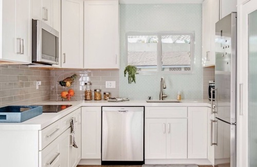 Westchester House | 3BR + Guesthouse + Large Yard & BBQ-FIFA Base Near SoFi & LAX Monthly Discount