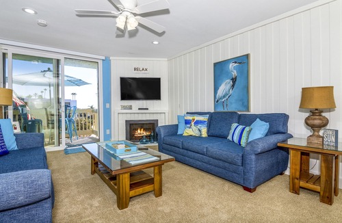 Townsite Condo | 3BR Ocean-view Penthouse w/ Large Sundeck, 2 Parking Spaces NCV #B-300