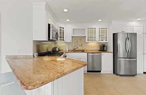 East Sandwich House | 3BR OceanView CapeCod Beach Access & Fire Pit