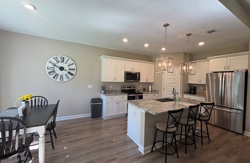 Crestview House | 4.0 Mi. to North Crestview 3-bedroom house, close to Base, Airport and Destin.