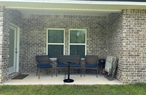 Crestview House | 4.0 Mi. to North Crestview 3-bedroom house, close to Base, Airport and Destin.